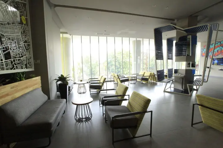 Сурабая: YELLO Hotel Jemursari Surabaya