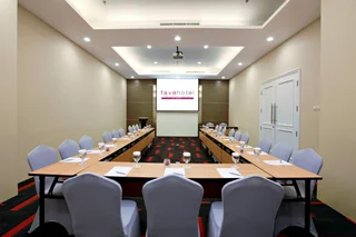 Джакарта: Отель Favehotel Zainul Arifin