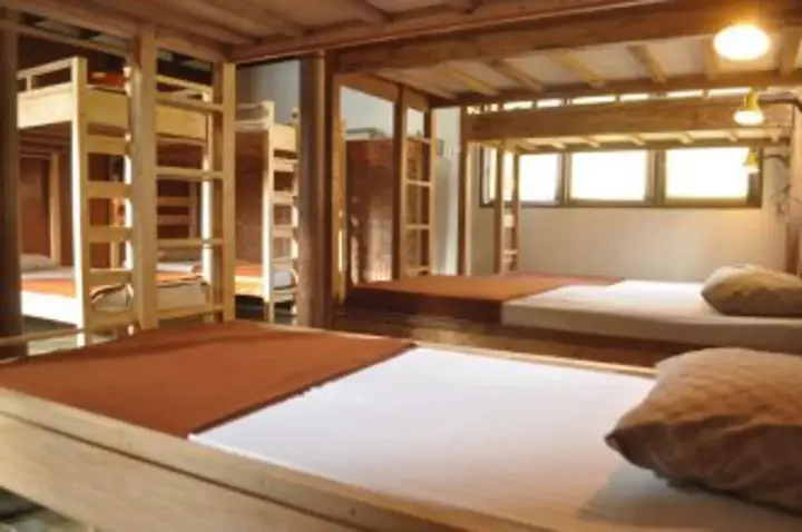 Унгасан: Macskot Hostel