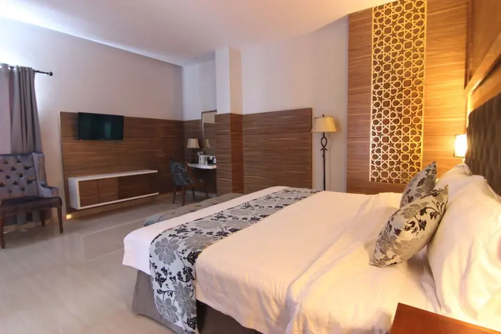 Суракарта: Grand Amira Hotel