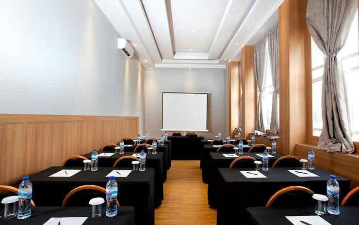 Караванг: Hotel Omega Karawang