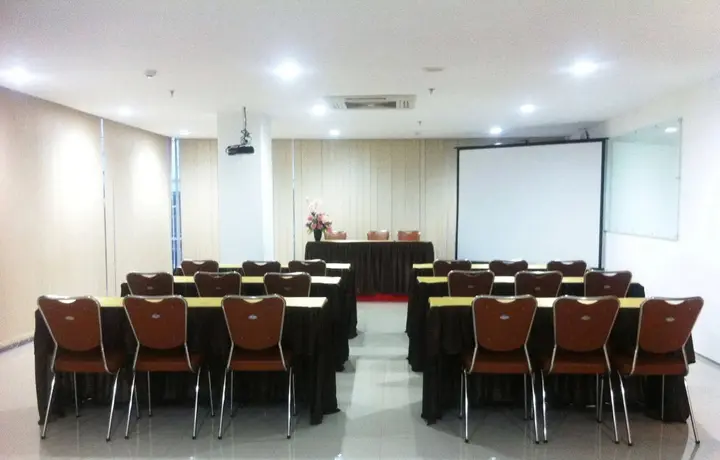 Сурабая: Evora Hotel