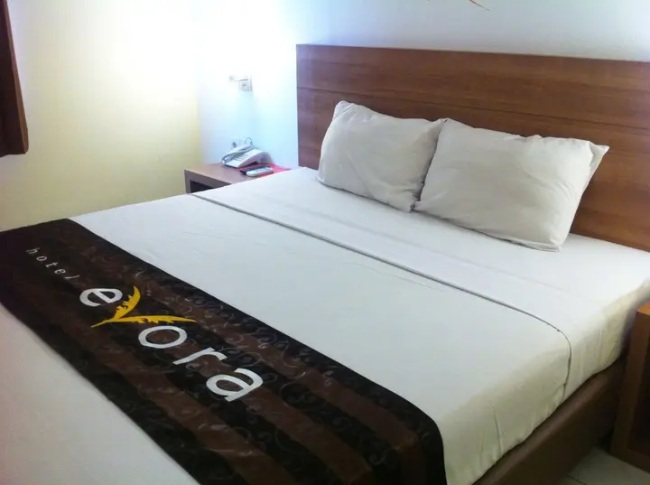 Сурабая: Evora Hotel