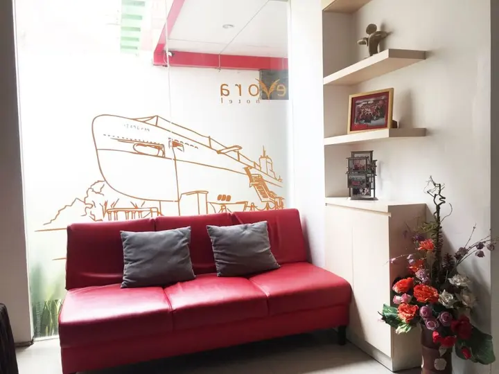 Сурабая: Evora Hotel