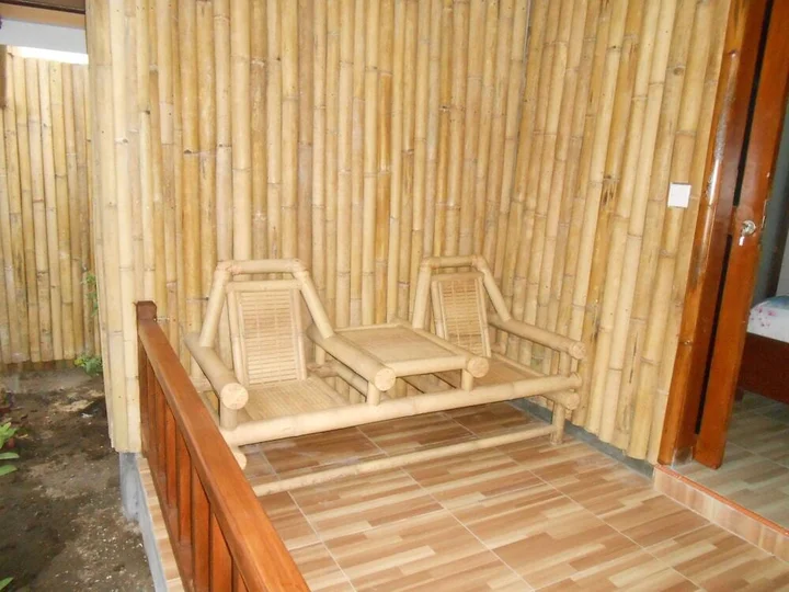 Гили-Мено: Sari Laut