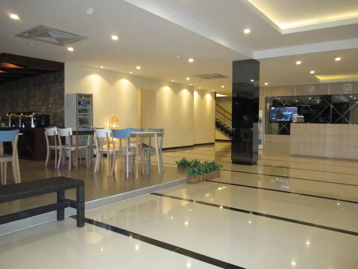 Батам: Nite and Day Batam Jodoh Square