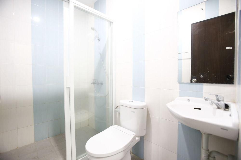 Джакарта: RedDoorz @ Karet Kuningan