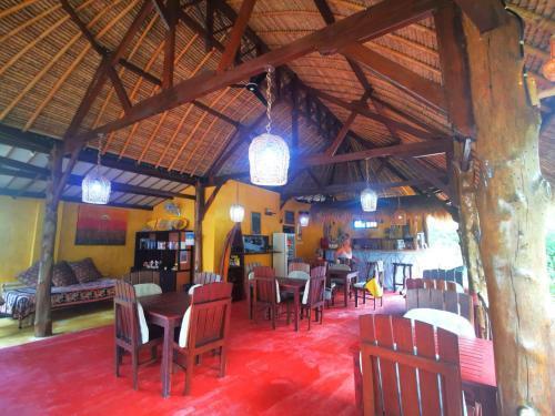 Гили-Мено: Kampung Meno Bungalows