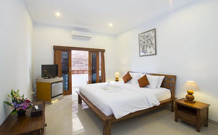 Кута: M & D Guest House Seminyak