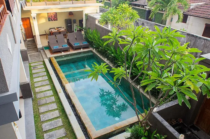 Кута: M & D Guest House Seminyak