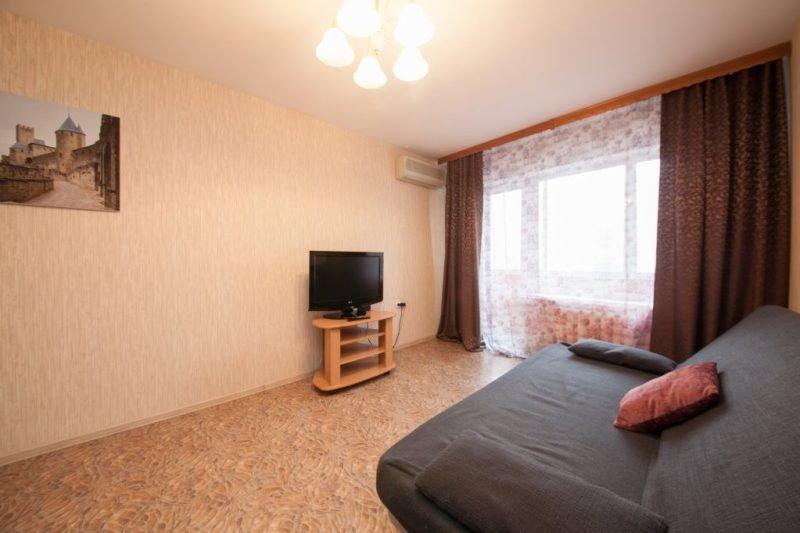 Красноярск: Apartments Kvartirov on str. Zheleznodorozhnikov, 8