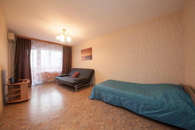 Красноярск: Apartments Kvartirov on str. Zheleznodorozhnikov, 8