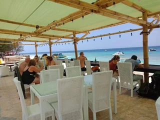 Гили-Мено: Kura Kura Beach Resort