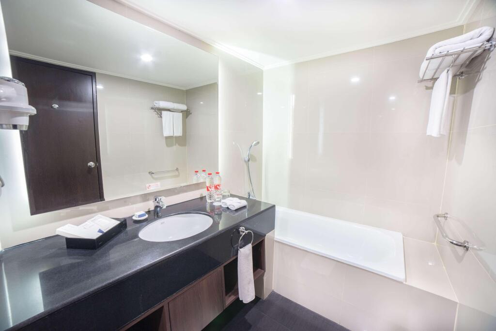 Сурабая: Best Western Papilio Hotel