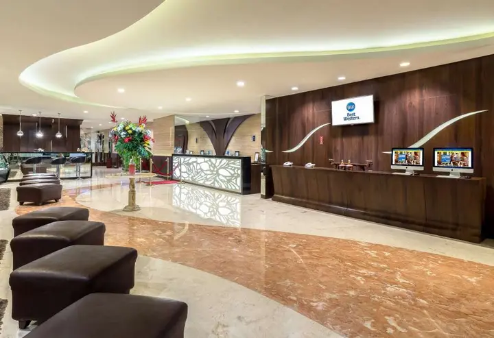 Сурабая: Best Western Papilio Hotel