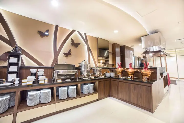 Сурабая: Best Western Papilio Hotel