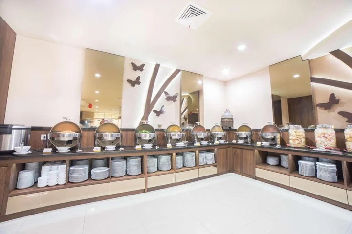 Сурабая: Best Western Papilio Hotel