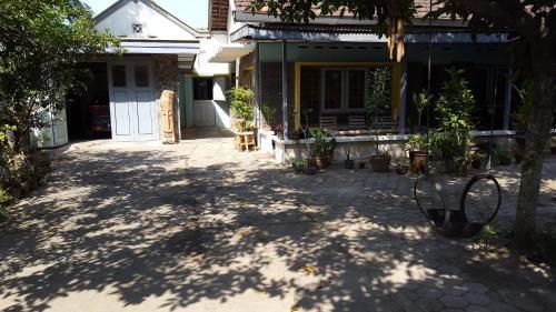 Джокьякарта: Rumah Isaku