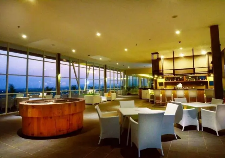 Маланг: Ascent Premiere Hotel and Convention