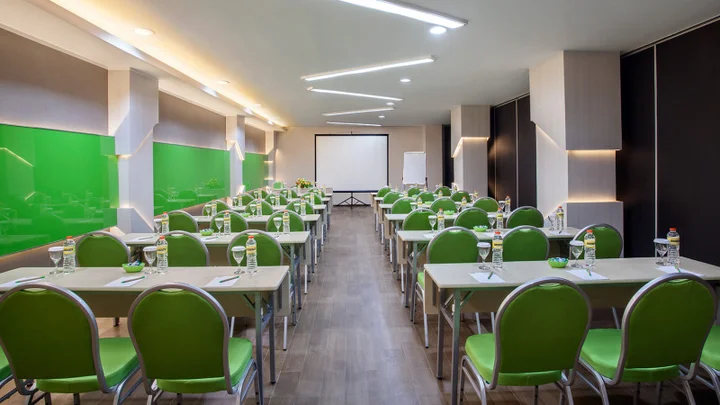 Сурабая: MaxOneHotels at Tidar Surabaya