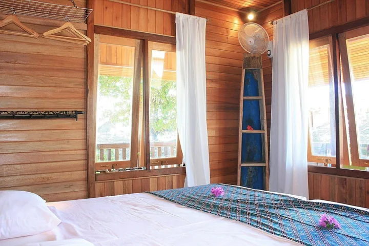 Вори: Onong Resort