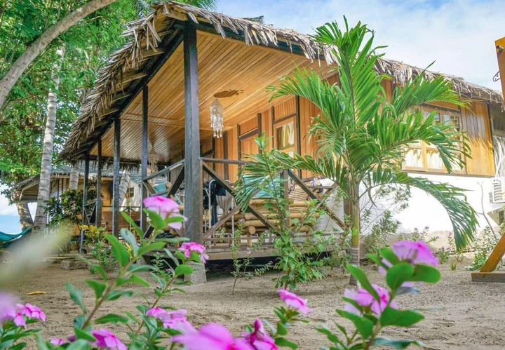 Вори: Onong Resort