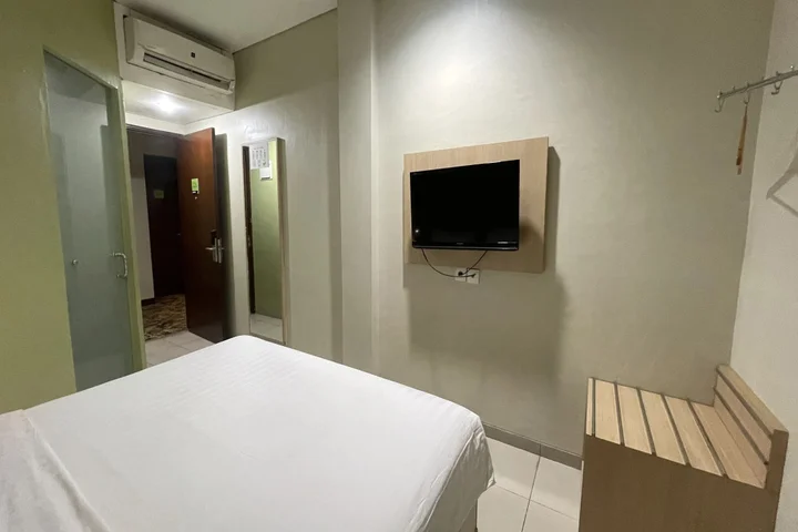 Legok: Lemo Hotel Serpong