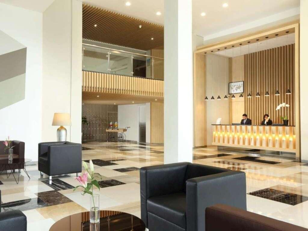 Legok: Lemo Hotel Serpong