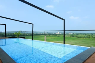 Legok: Lemo Hotel Serpong