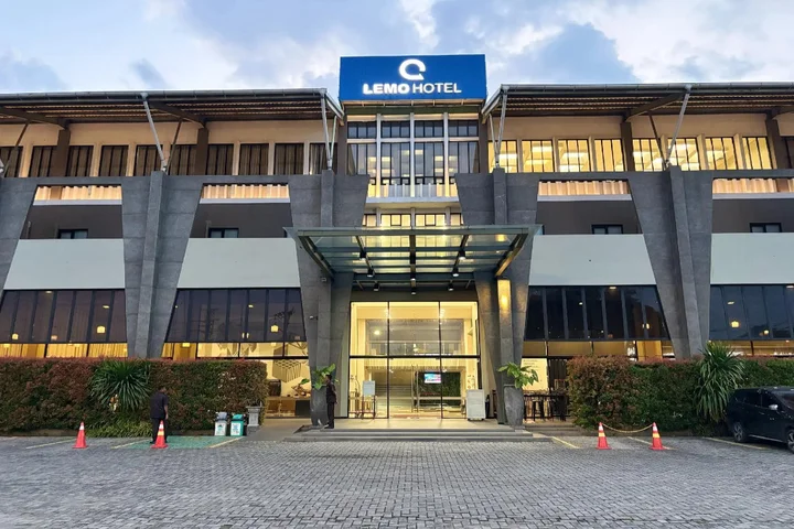 Legok: Lemo Hotel Serpong
