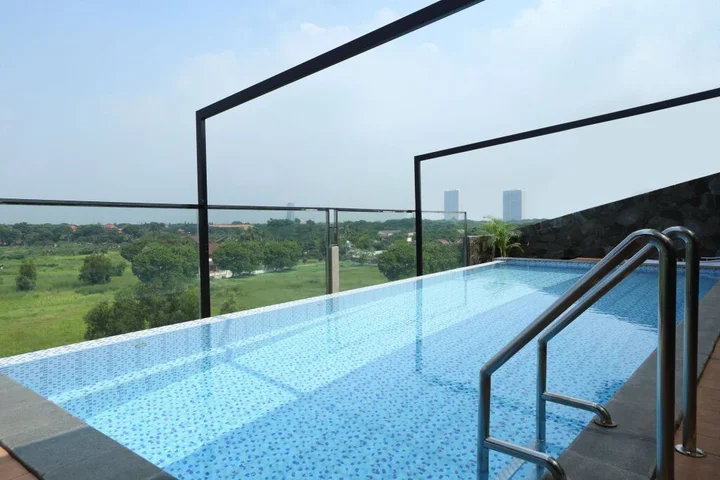 Legok: Lemo Hotel Serpong