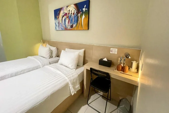 Legok: Lemo Hotel Serpong