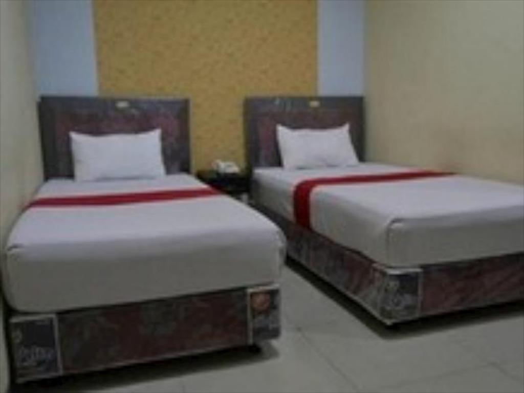 Караванг: Hotel Khalista