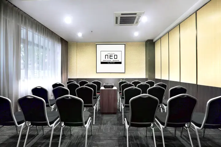 Бандунг: Отель Neo Dipatiukur