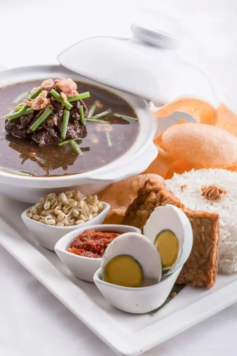 Сурабая: KHAS Surabaya