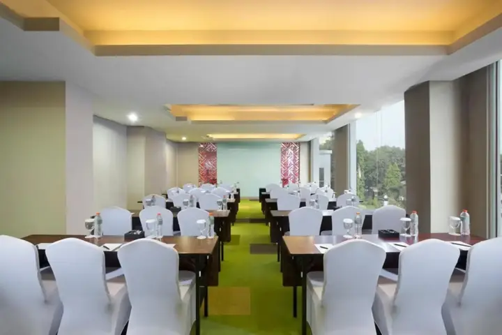 Сурабая: KHAS Surabaya
