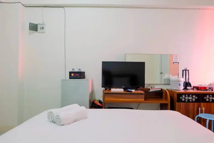 Джакарта: Simply Studio Apartment at Green Pramuka City