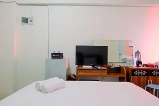 Джакарта: Simply Studio Apartment at Green Pramuka City