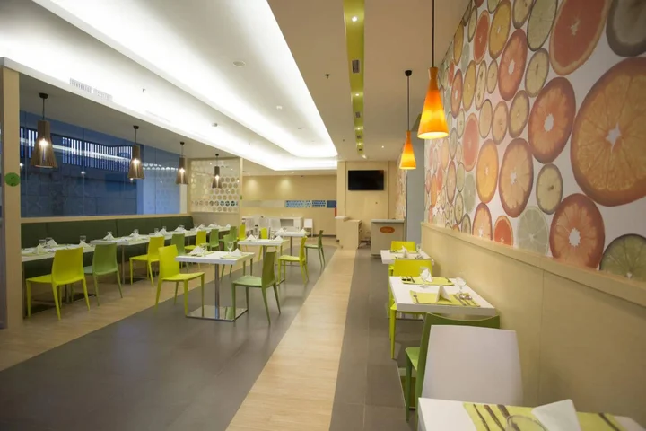 Сурабая: Zest Jemursari by Swiss-Belhotel International