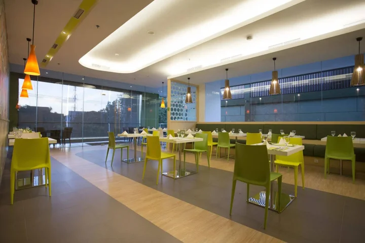 Сурабая: Zest Jemursari by Swiss-Belhotel International