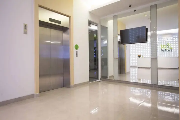 Сурабая: Zest Jemursari by Swiss-Belhotel International