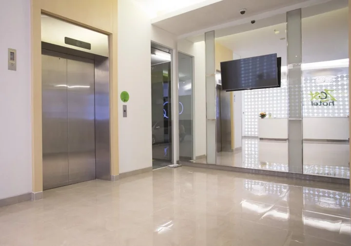 Сурабая: Zest Jemursari by Swiss-Belhotel International