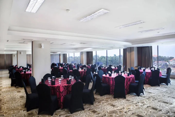 Семаранг: Grand Edge Hotel Semarang