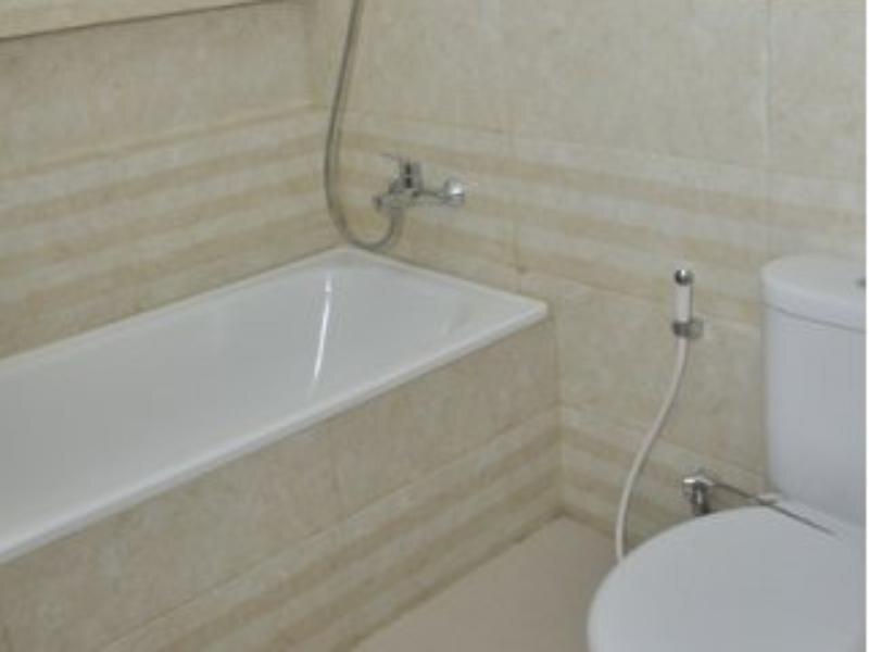 Сурабая: Metro House