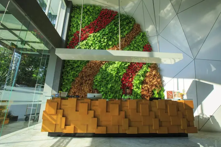 Маланг: Ascent Hotel and Cafe