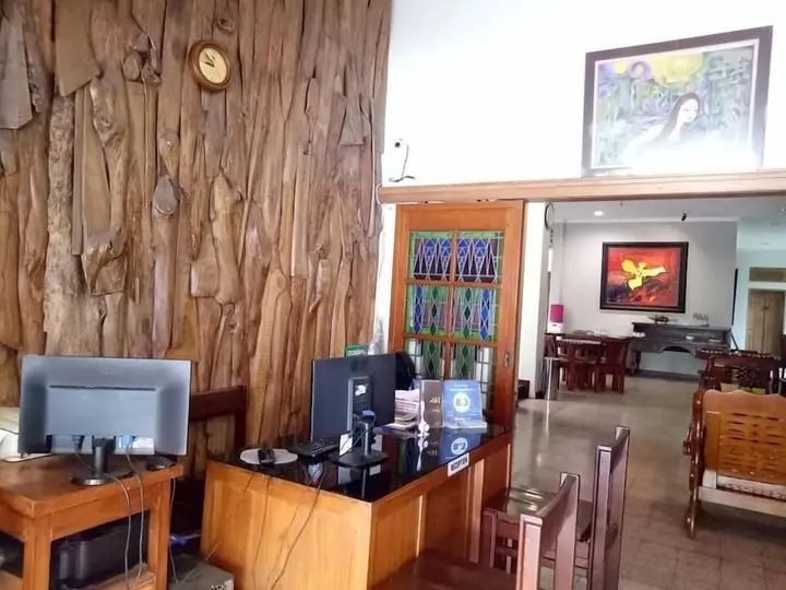Маланг: Helena Guest House