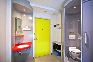 Сурабая: POP! Hotel Gubeng Surabaya