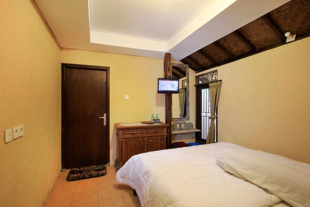 Батурити: Telaga Sari Villa