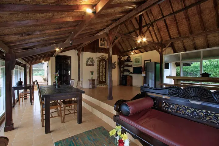 Батурити: Telaga Sari Villa