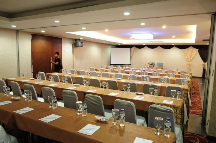 Караванг: Asialink Premier Karawang